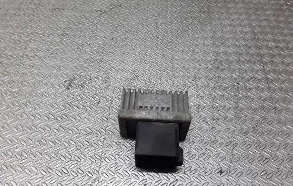 Renault Clio III Glow plug pre-heat relay 7700115078