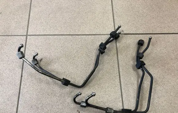 Citroen Berlingo Fuel injector supply line/pipe 
