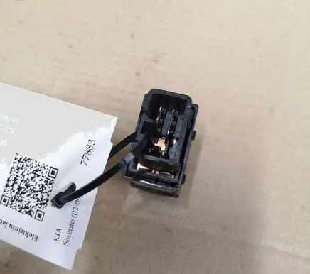 KIA Sorento Electric window control switch