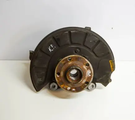 Volkswagen PASSAT B7 Front wheel hub