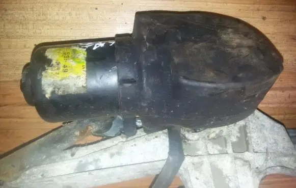 Renault Laguna I Wiper motor