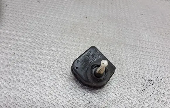 Audi A4 S4 B5 8D Headlight level adjustment motor 4D0941295