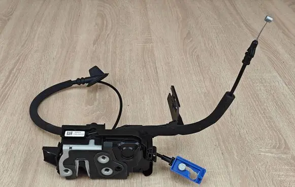 Volkswagen Amarok II Rear door lock N1WAE26413GF