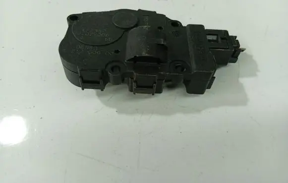 Citroen C4 I Picasso Air flap motor/actuator 22022008