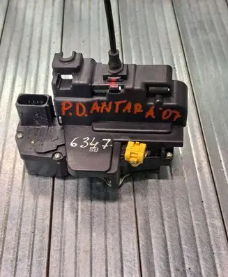 Opel Antara Front door lock