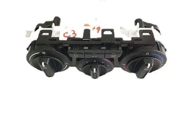 Peugeot 2008 I Climate control unit E1063071
