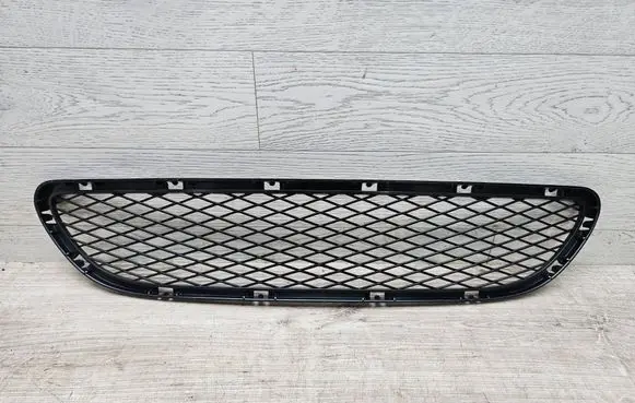 BMW 3 E90 E91 Front bumper lower grill 7198906