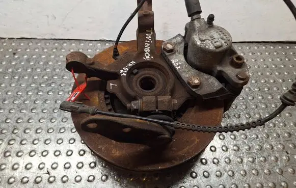 Front wheel hub spindle knuckle