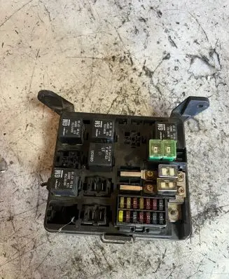 Opel Frontera B Fuse module 715413792