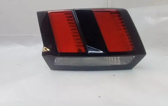 Tailgate rear/tail lights