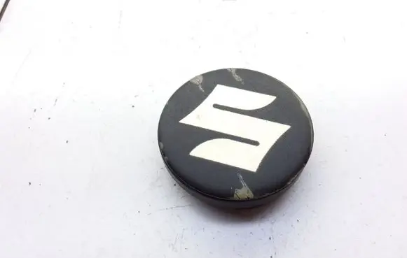 Suzuki Liana Original wheel cap C175
