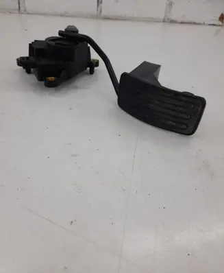 Nissan Qashqai Accelerator throttle pedal 2207B 00102