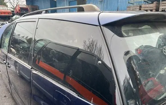 Toyota Previa (XR30, XR40) II Rear side window 