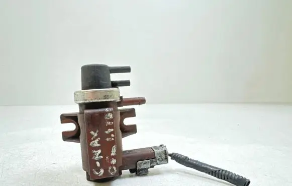 Ford Focus C-MAX Turbo solenoid valve 9652570180