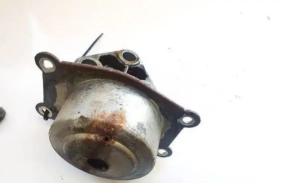 Opel Zafira A Engine mount bracket 90538543