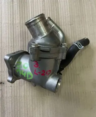 Toyota Avensis T270 Thermostat housing L4267
