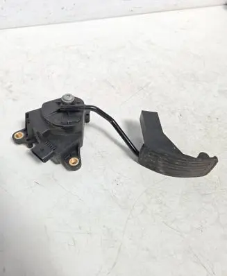 Nissan Qashqai+2 Accelerator throttle pedal 3038B10424 10424