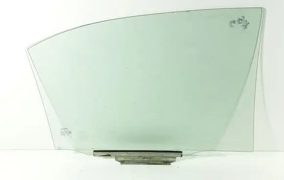 Toyota Avensis T250 Rear door window glass 43R00048