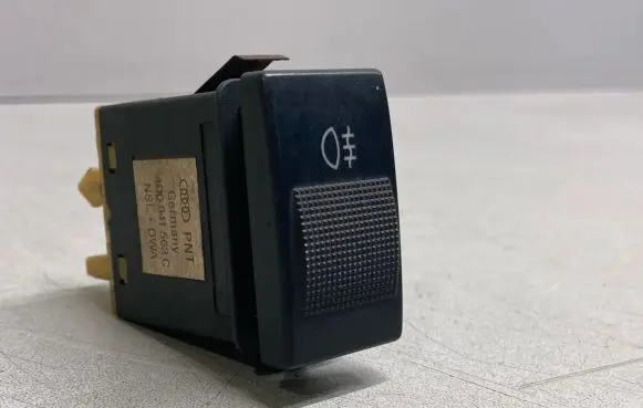 Fog light switch