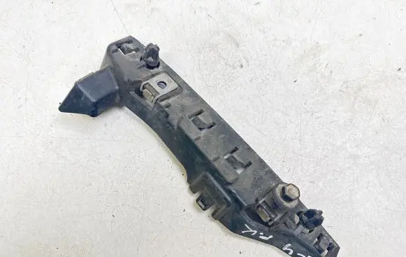 Citroen C4 II Front bumper mounting bracket 9687745680 C04913001 023990417