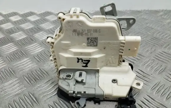 Audi A1 Front door lock 8J1837016C