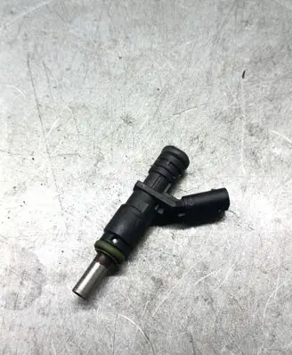 Mercedes-Benz CLS C219 Fuel injector A2720780249