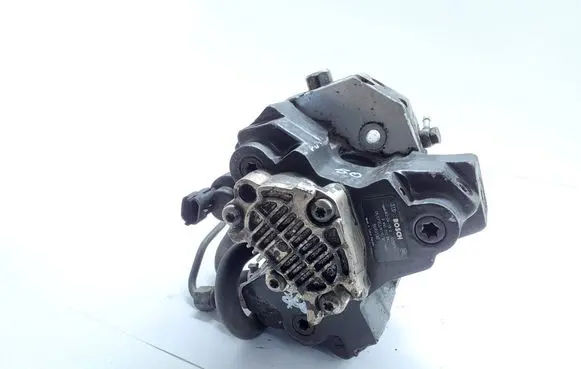 Volvo XC70 Fuel injection high pressure pump 8689590 029376 0445010043