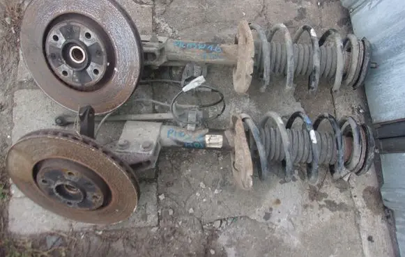 Citroen C4 I Front wheel hub spindle knuckle