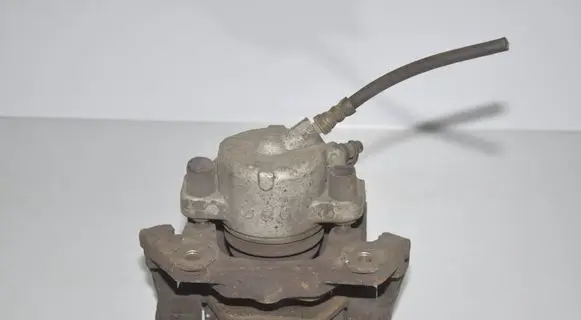 BMW 5 E39 Front brake caliper 1163385 34111163385