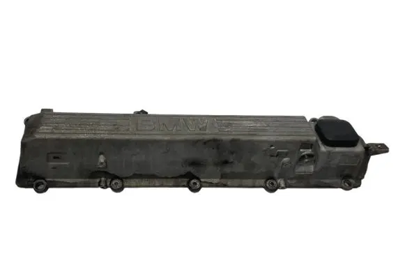 BMW 5 E39 Rocker cam cover 1747157 11121747157