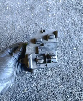 Subaru Legacy Electric window control switch