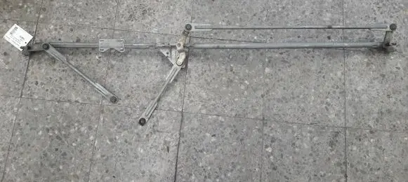 Peugeot 307 CC Front wiper linkage 