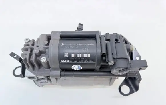 Mercedes-Benz CLS C218 X218 Air suspension compressor/pump A2123200104