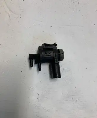 Volkswagen Jetta V Turbo solenoid valve 1J0906283C