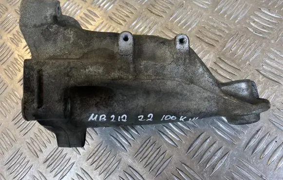 Mercedes-Benz E W212 Engine mounting bracket A6512233504