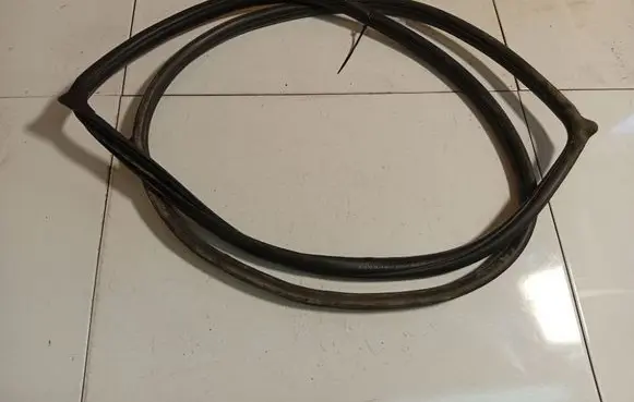 Nissan Tiida C11 Rubber seal rear door 