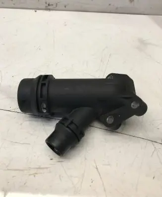 BMW 5 E60 E61 Thermostat housing 