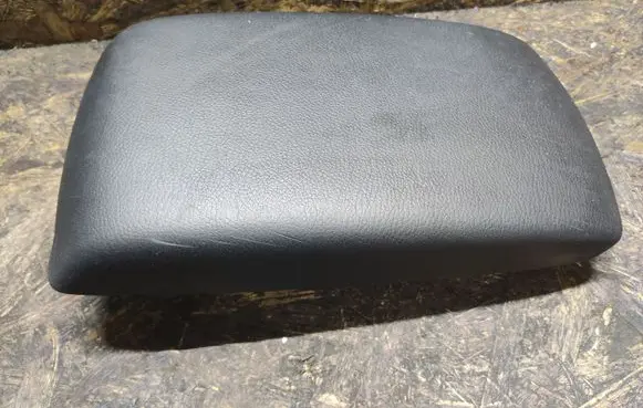 Mazda 3 II Armrest BBM402