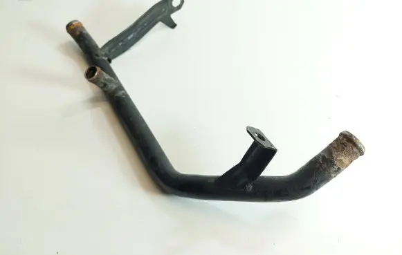 Audi A6 S6 C4 4A Engine coolant pipe/hose 048121065B