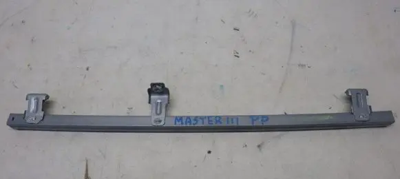 Renault Master III Door glass rail 8200683411