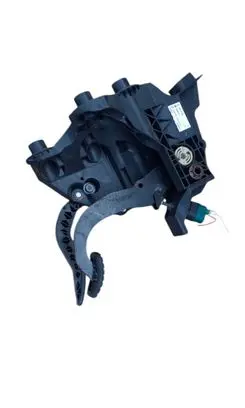 Opel Vivaro Pedal assembly 465010176R 93868407 81007104800071