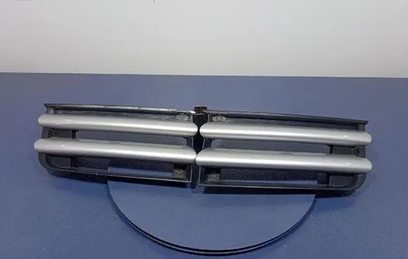 Mitsubishi Endeavor Front grill MR574491