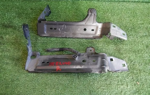Alfa Romeo Stelvio Fender mounting bracket