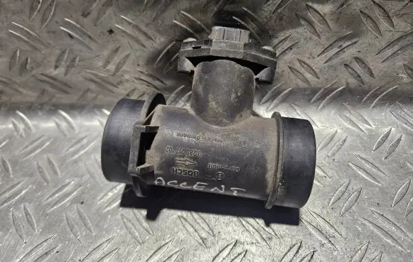 Hyundai Accent Mass air flow meter 0280217102