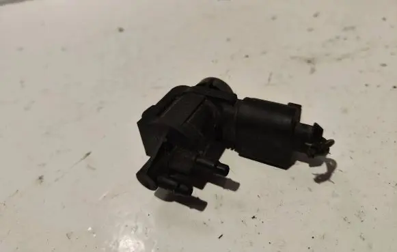 Audi A6 S6 C5 4B Turbo solenoid valve 1J0906283C