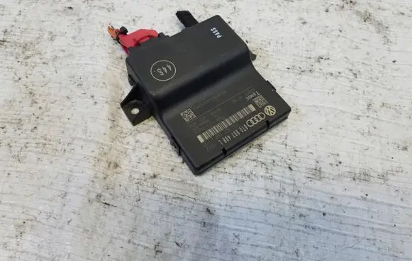 Audi A4 S4 B8 8K Gateway control module