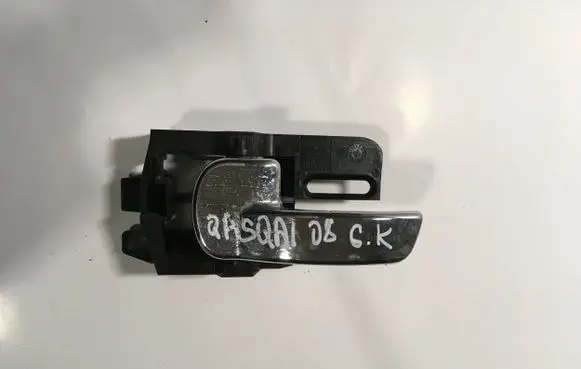 Nissan Qashqai Rear door interior handle 8318G