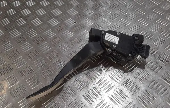 Mitsubishi Colt Accelerator throttle pedal A4543000304