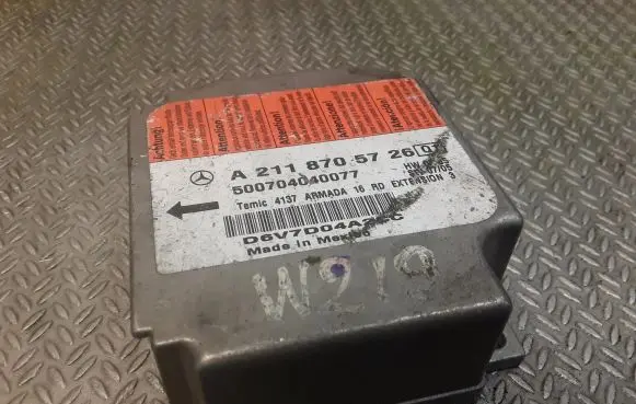 Mercedes-Benz CLS C219 Airbag control unit/module 2118705726