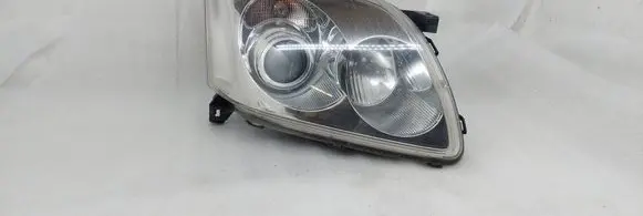 Toyota Avensis T250 Headlight/headlamp